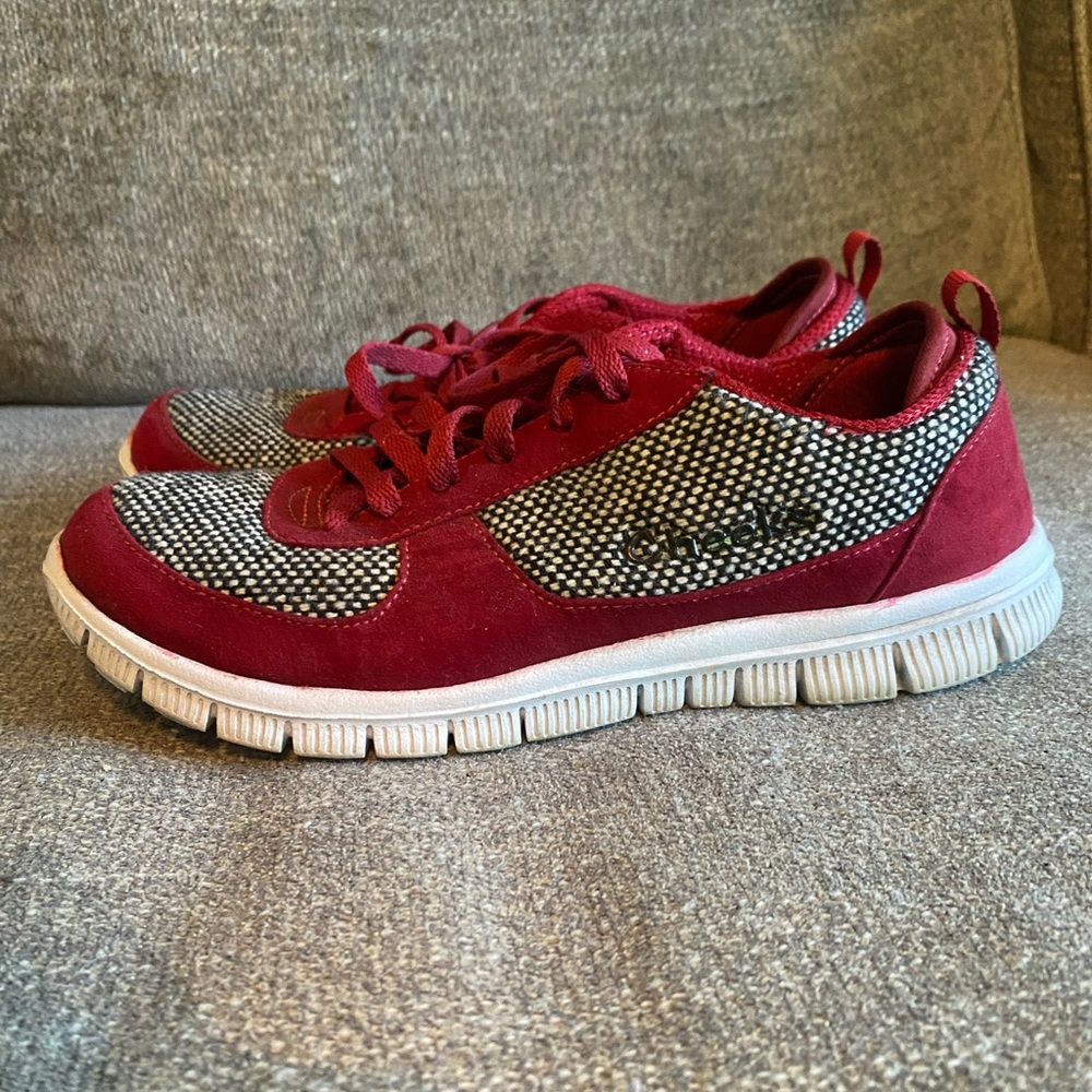 Cheeks Shoes size 8